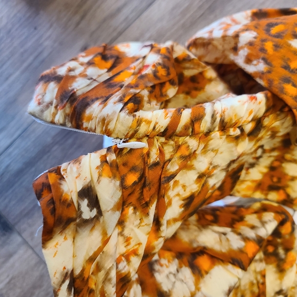 Zara Women's Orange Floral Top, crop,NWT, small, ruched 3/4 sleeves - Picture 11 of 11